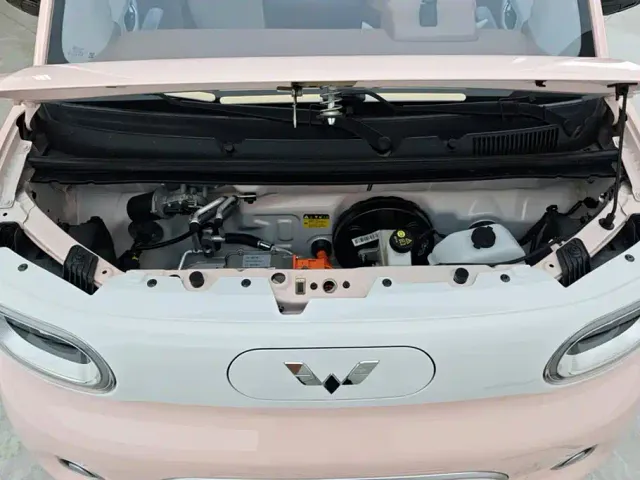 Wuling Hongguang Mini EV — Фото автомобиля 10
