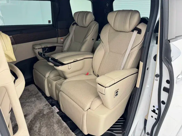 Toyota Alphard — Фото автомобиля 15