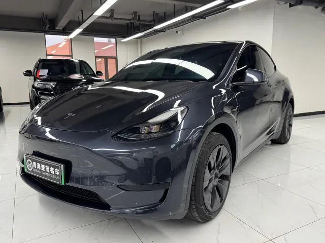 Фотография автомобиля — Tesla Model Y