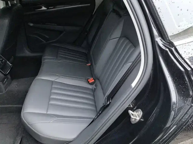 Volkswagen Passat — Фото автомобиля 16