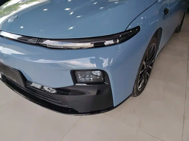 Leapmotor B01 — Фото автомобиля 23