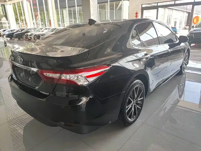 Toyota Camry — Фото автомобиля 6