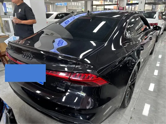 Audi A7L — Фото автомобиля 10