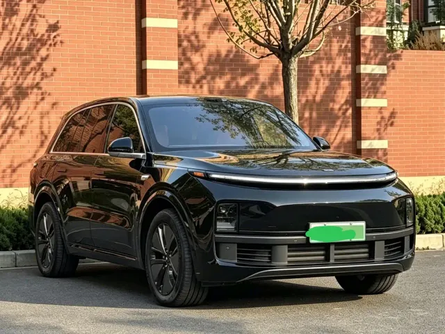 Li Auto L8 — Фото автомобиля 3