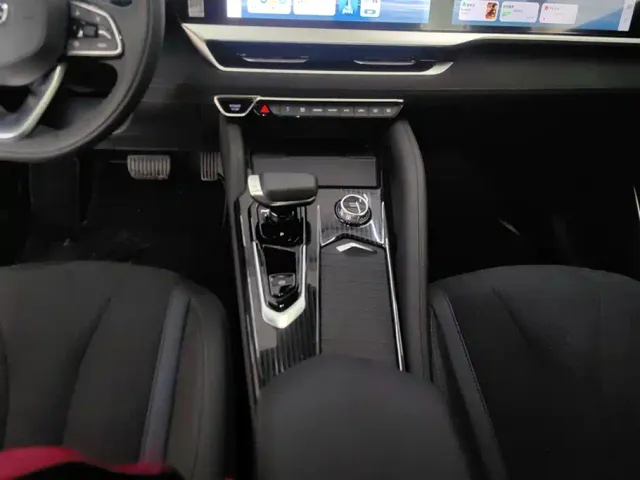 Geely Xingyue L — Фото автомобиля 16