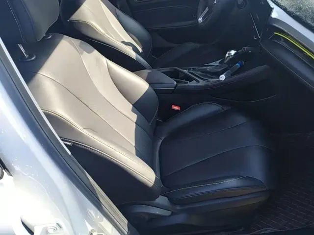 Roewe i5 — Фото автомобиля 24