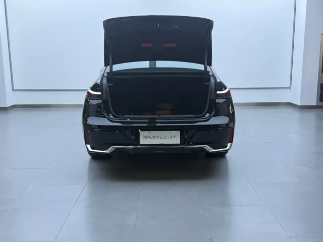 BMW 7 Series — Фото автомобиля 7