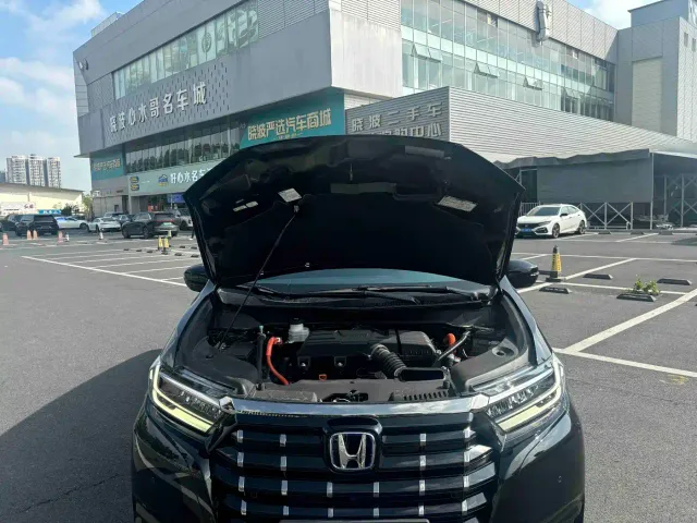Honda Elysion — Фото автомобиля 17