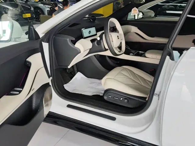 Nio ET5 — Фото автомобиля 15