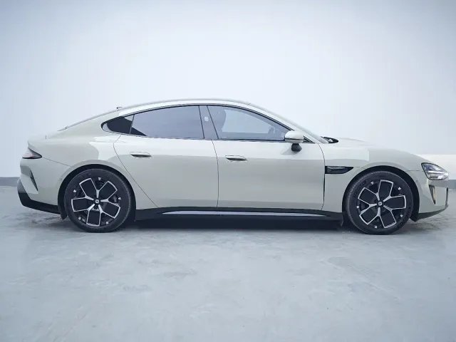 Xiaomi SU7 — Фото автомобиля 4