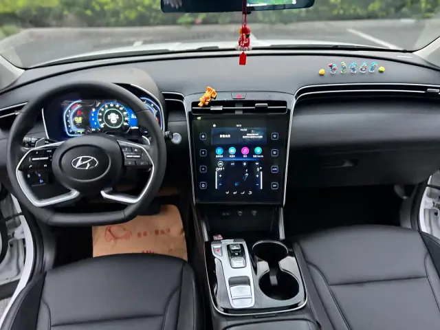 Hyundai Tucson — Фото автомобиля 9
