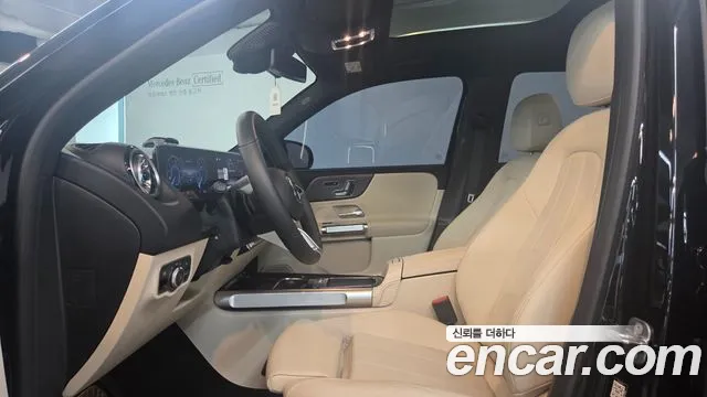Mercedes-Benz EQB — Фото автомобиля 11