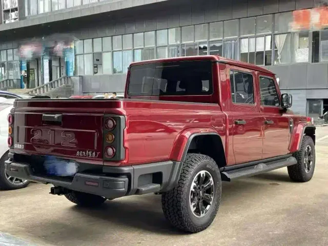212 Explorer 01 — Фото автомобиля 3