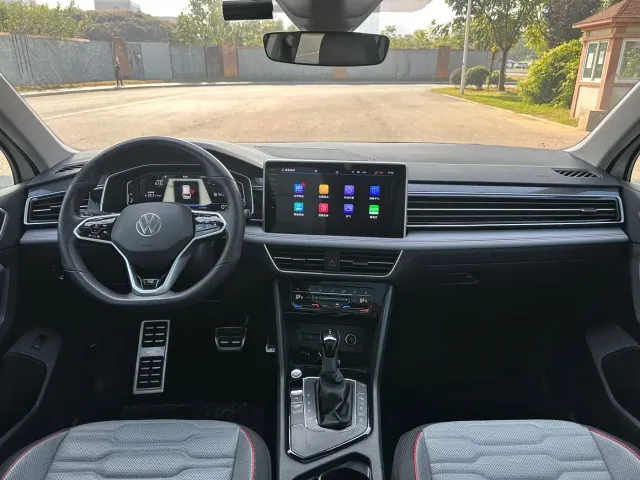 Volkswagen Tiguan L — Фото автомобиля 12