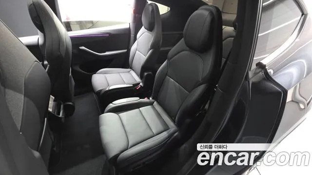 Tesla Model Y — Фото автомобиля 20