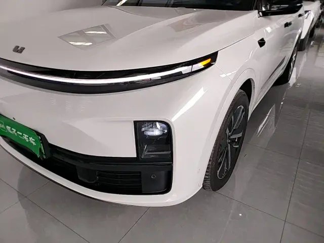 Li Auto L7 — Фото автомобиля 23