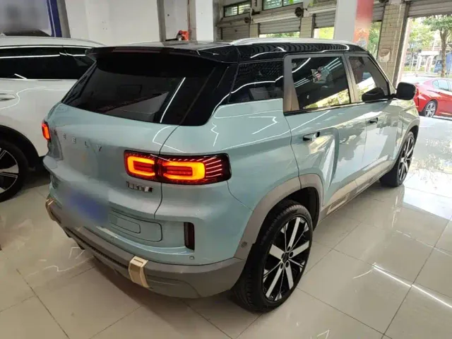 Geely ICON — Фото автомобиля 6