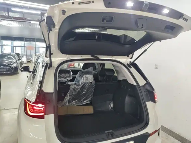 BYD Sealion 05 EV — Фото автомобиля 18