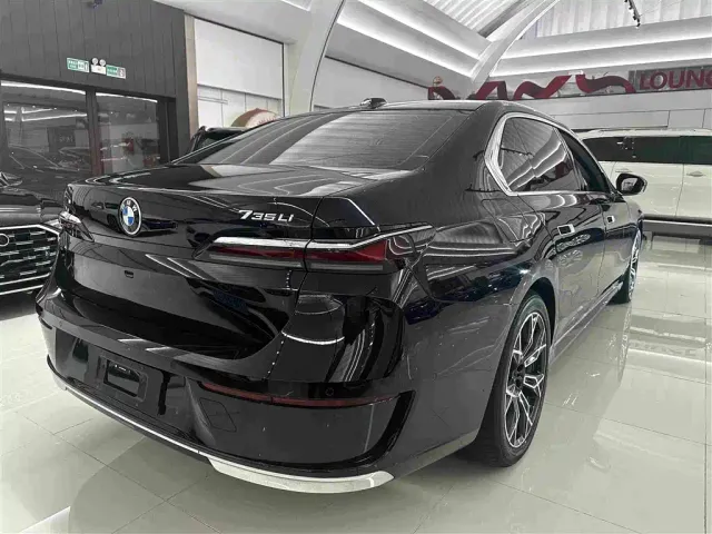 BMW 7 Series — Фото автомобиля 19