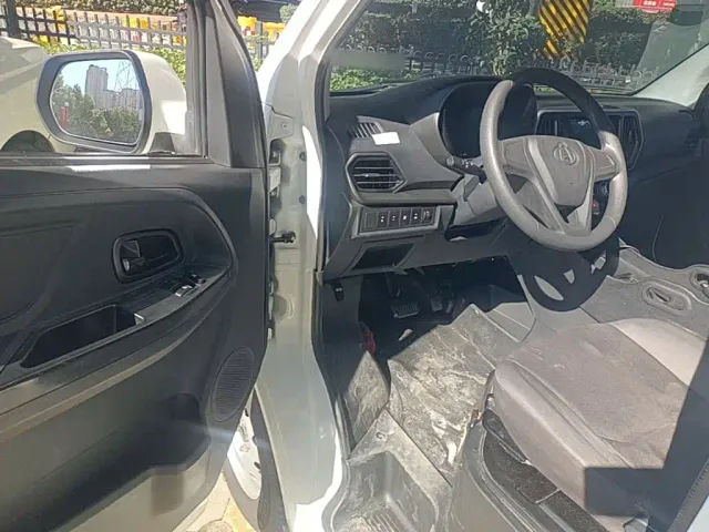 Changan Ruixing EM80 — Фото автомобиля 15
