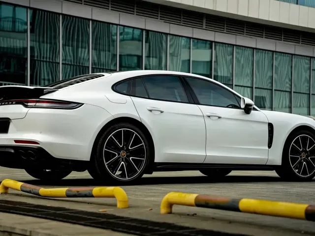 Porsche Panamera — Фото автомобиля 18