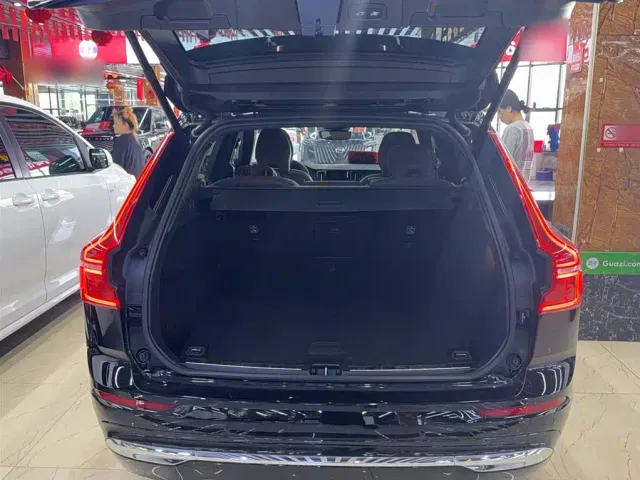 Volvo XC60 — Фото автомобиля 8