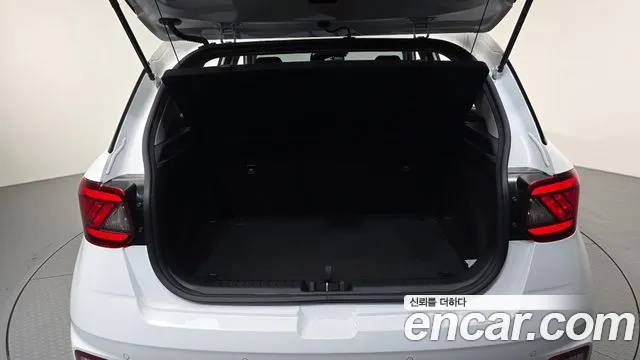 Hyundai Venue — Фото автомобиля 23