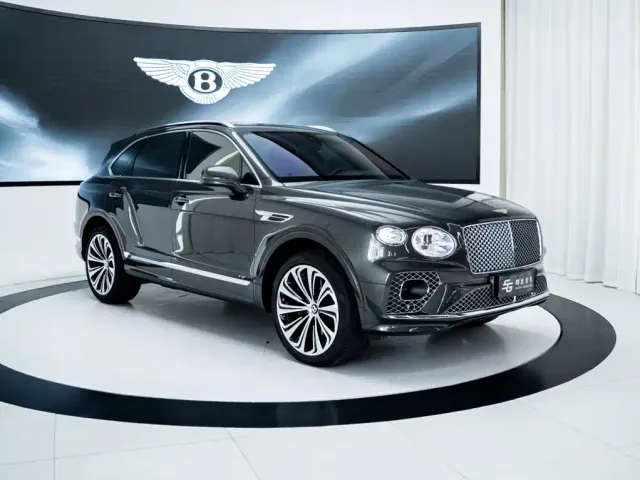 Bentley Bentayga — Фото автомобиля 3
