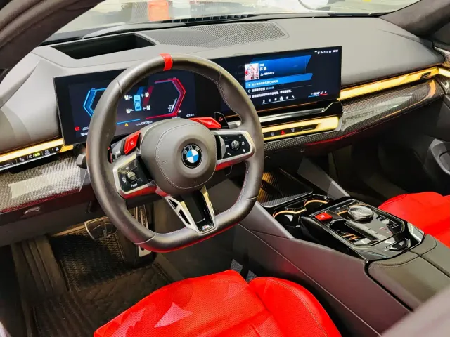 BMW M5 — Фото автомобиля 10