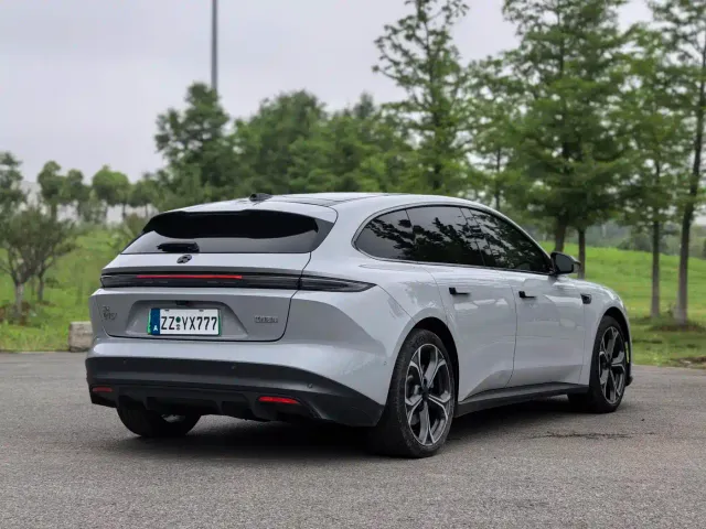 Nio ET5 Touring — Фото автомобиля 17