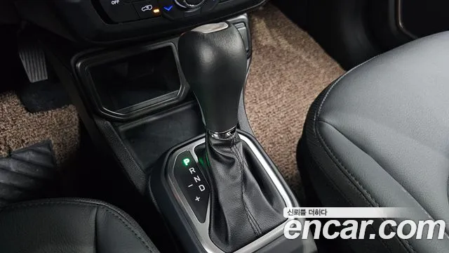 Jeep Renegade — Фото автомобиля 8