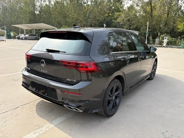 Volkswagen Golf — Фото автомобиля 6