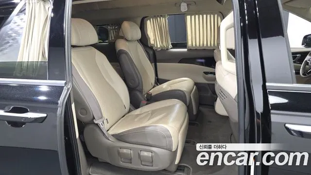Kia Carnival Generation 4 — Фото автомобиля 11