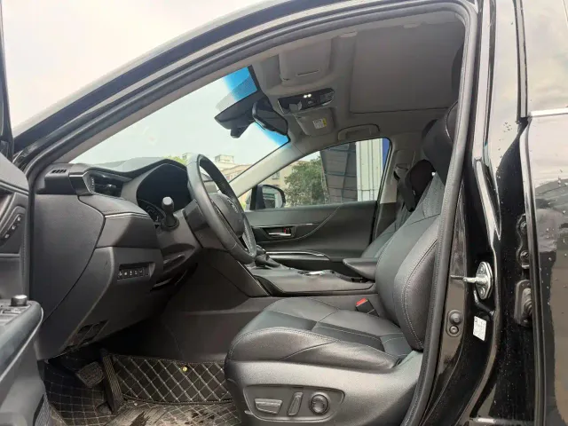 Toyota Harrier — Фото автомобиля 4