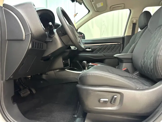 Mitsubishi Outlander — Фото автомобиля 7