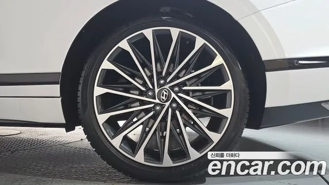 Hyundai Grandeur GN7 — Фото автомобиля 5