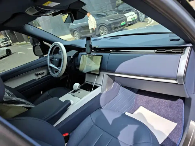 Land Rover Range Rover — Фото автомобиля 11