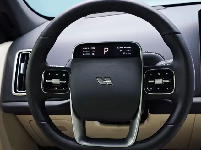 Li Auto L7 — Фото автомобиля 22