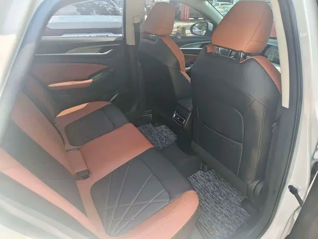 Changan Eado — Фото автомобиля 6