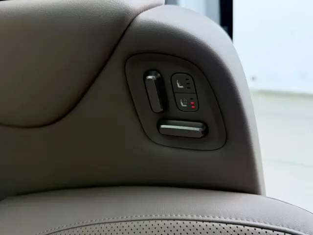 Li Auto MEGA — Фото автомобиля 17