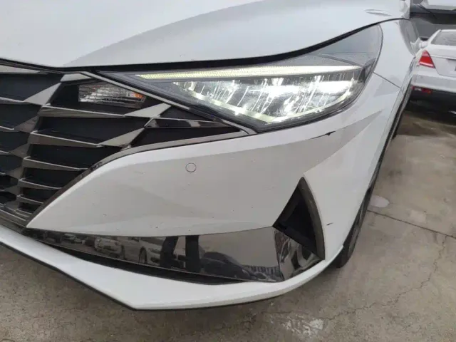 Hyundai Elantra — Фото автомобиля 23