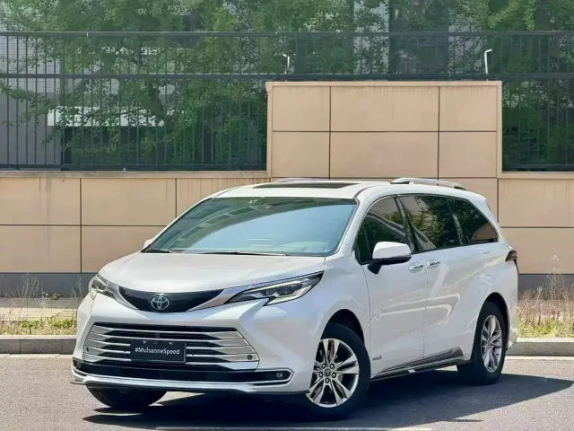 Фотография автомобиля — Toyota Sienna
