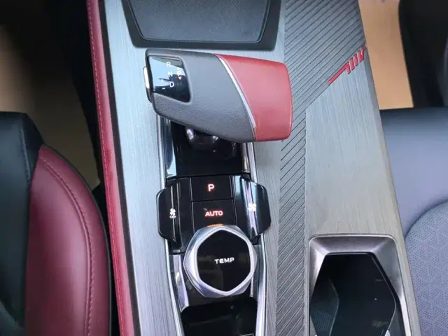 Changan Z6 — Фото автомобиля 16