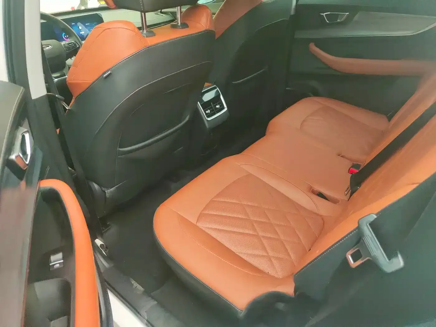 Chery Tiggo 8 PLUS 2022 290TGDI DCT Luxury Travel Edition — Фото автомобиля 5