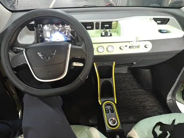 Wuling Hongguang Mini EV — Фото автомобиля 9