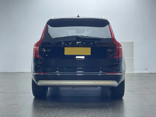 Volvo XC90 — Фото автомобиля 5