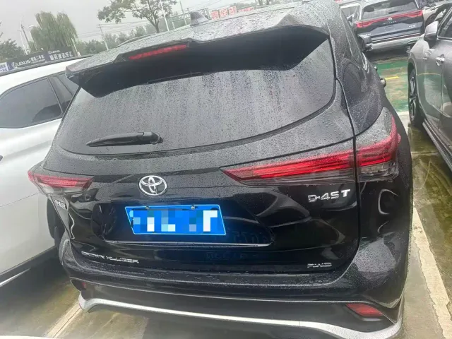 Toyota Crown Kluger — Фото автомобиля 10