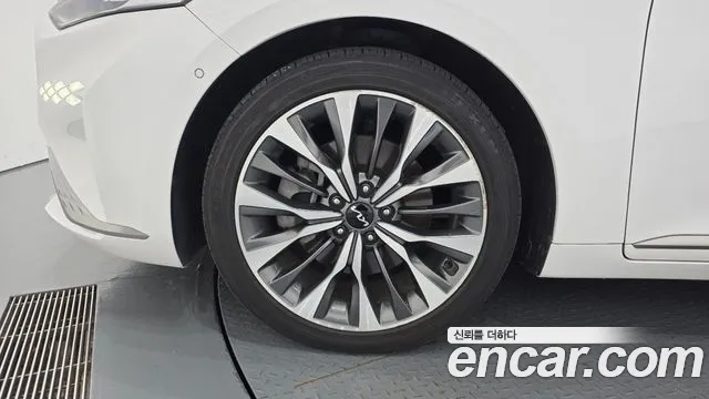 Kia K8 2.5 Бензин 2WD — Фото автомобиля 5