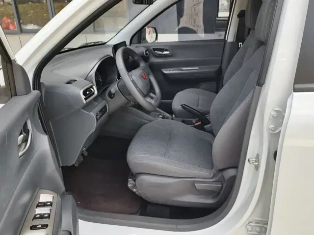 Wuling Hongguang — Фото автомобиля 9