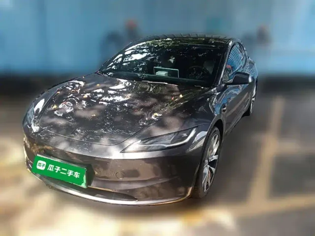 Фотография автомобиля — Tesla Model 3